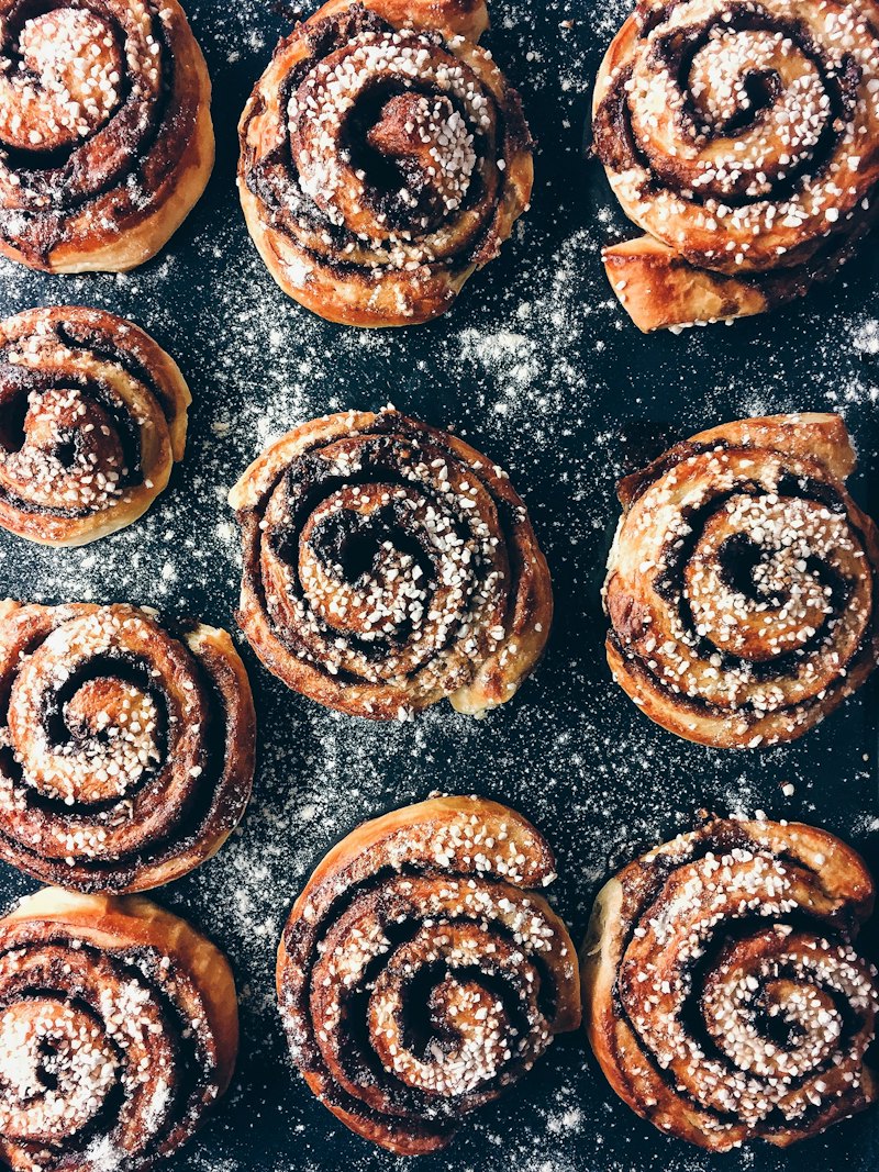 Cinnamon Roll Box